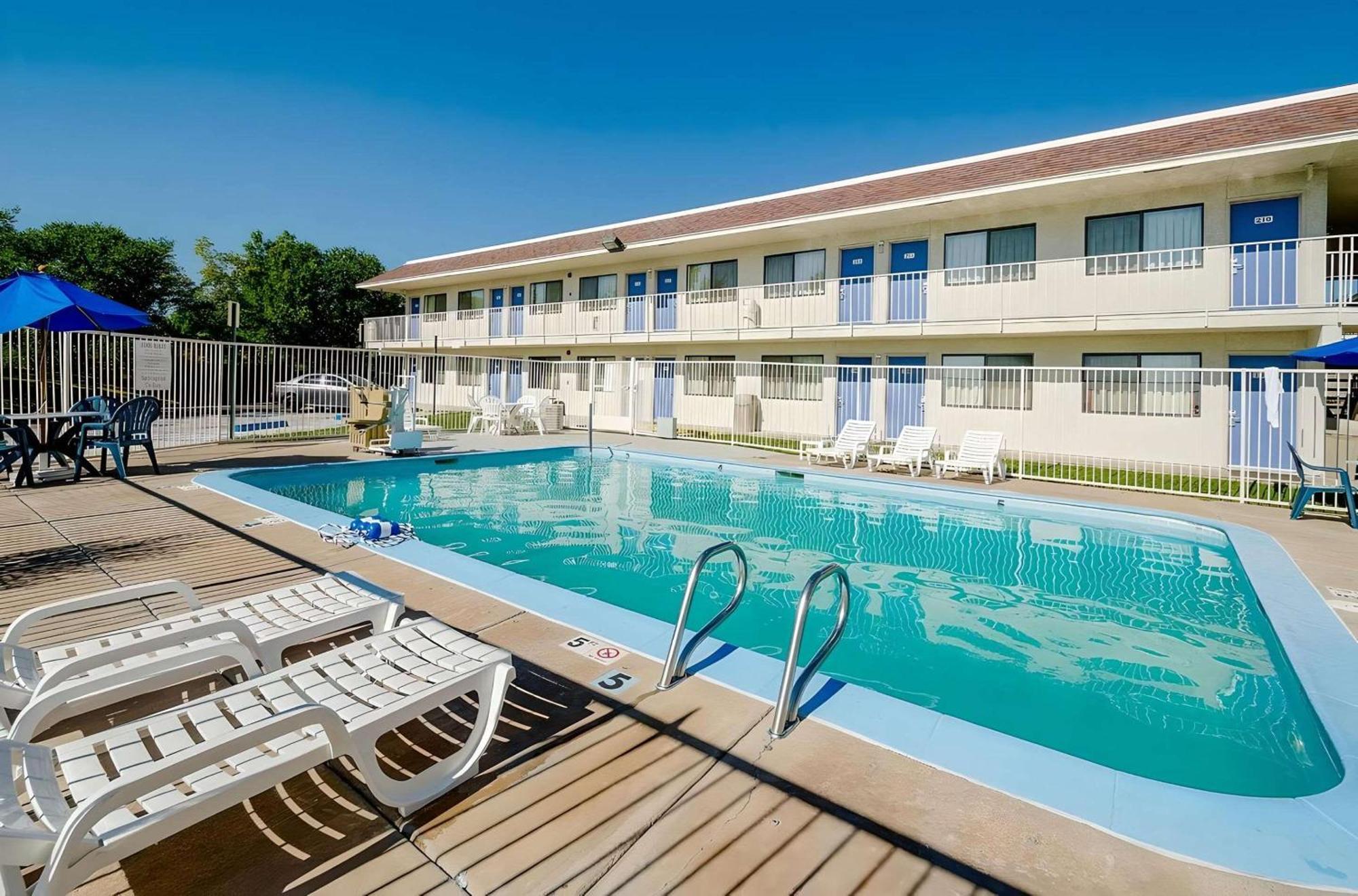 Park Inn By Radisson, Thornton Exterior foto