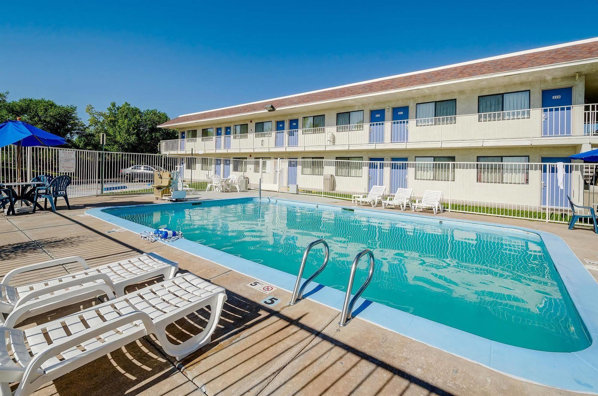 Park Inn By Radisson, Thornton Exterior foto