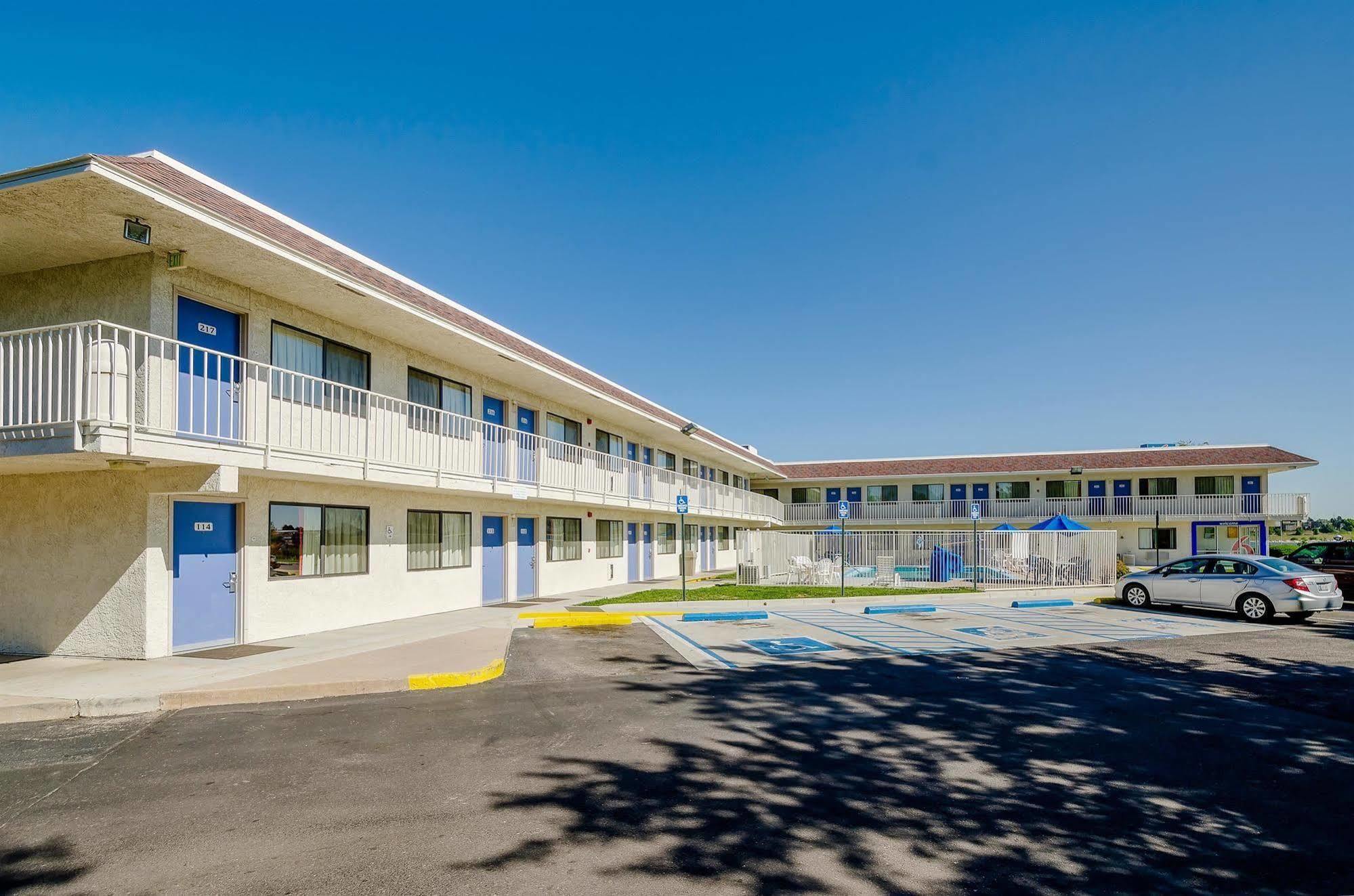 Park Inn By Radisson, Thornton Exterior foto
